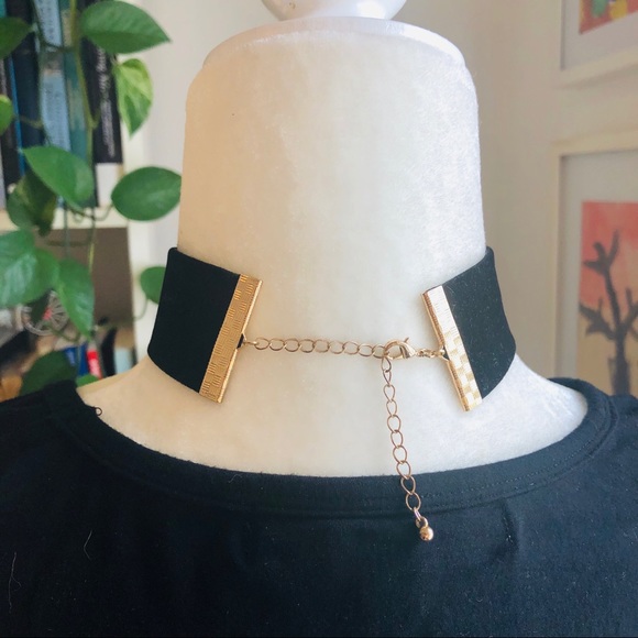 Velvet and rhinestone vintage vibe choker - Picture 5 of 12